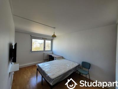 Chambre - 11 m² - 1 pièce