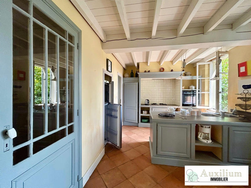 Maison - 399 m² - 11 pièces