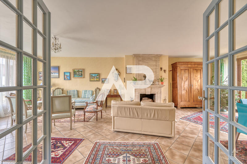 Maison - 171 m² - 7 pièces