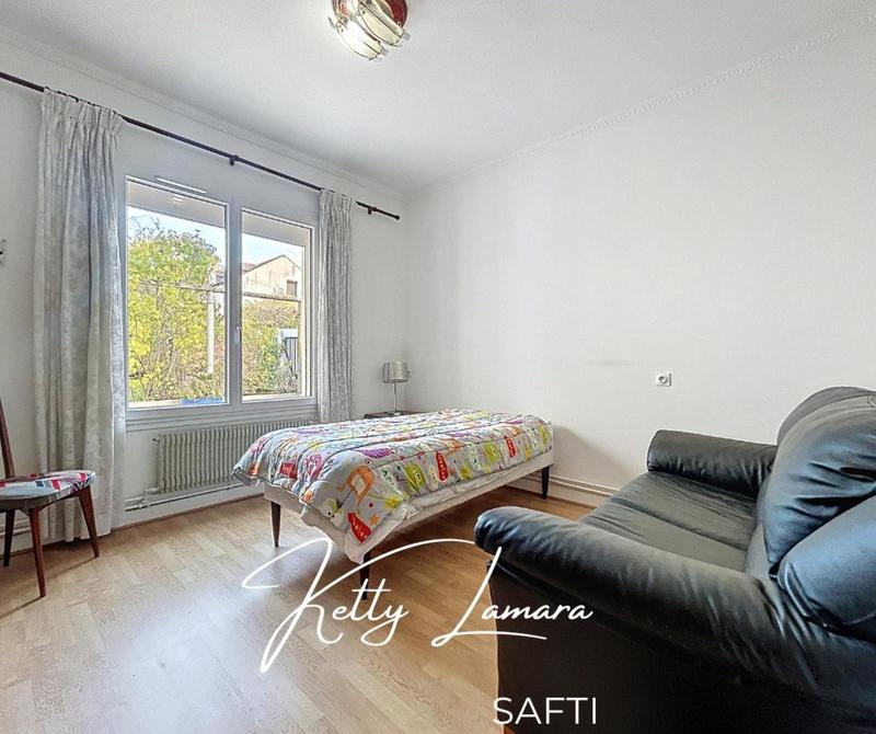 Maison - 121 m² - 5 pièces