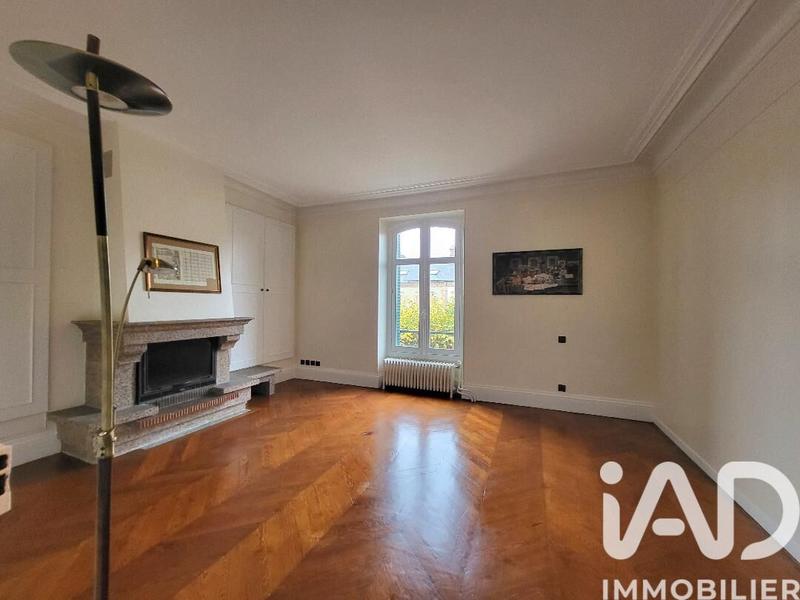 Maison - 240 m² - 9 pièces