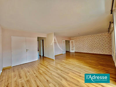 Appartement - 104 m² - 4 pièces