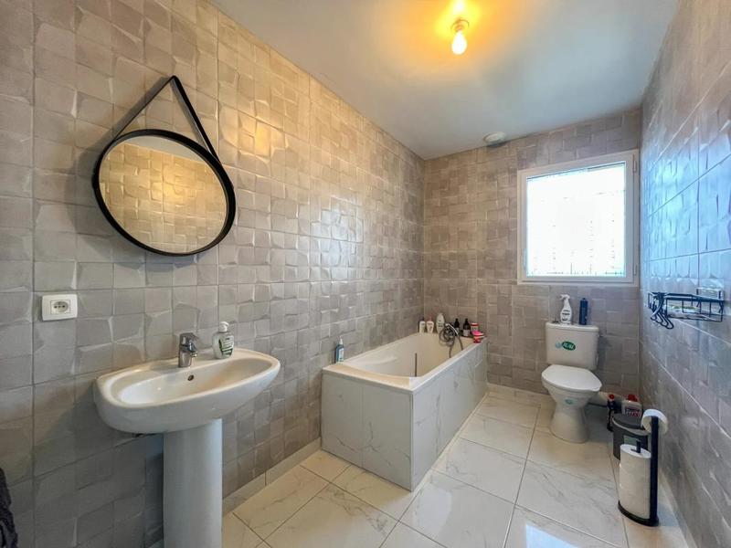 Maison - 110 m² - 8 pièces