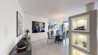 Maison - 254 m² - 8 pièces