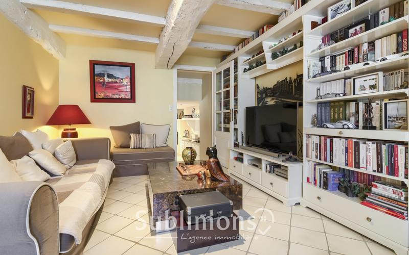 Maison - 231 m² - 9 pièces