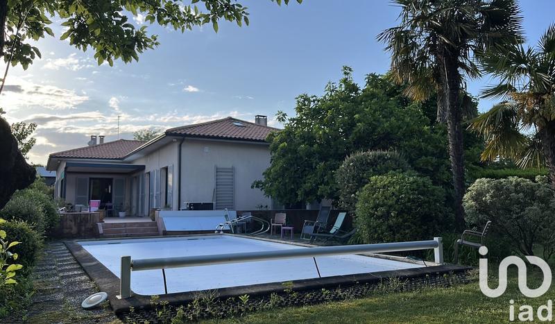 Maison - 240 m² - 6 pièces