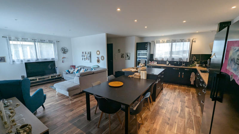 Maison - 95 m² - 5 pièces