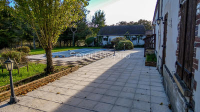 Maison - 251 m² - 7 pièces