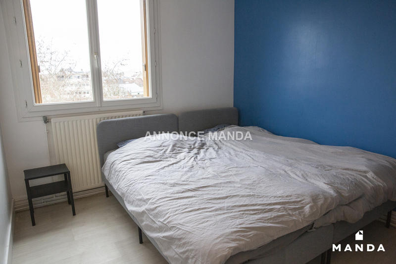 Chambre - 9 m² - 4 pièces