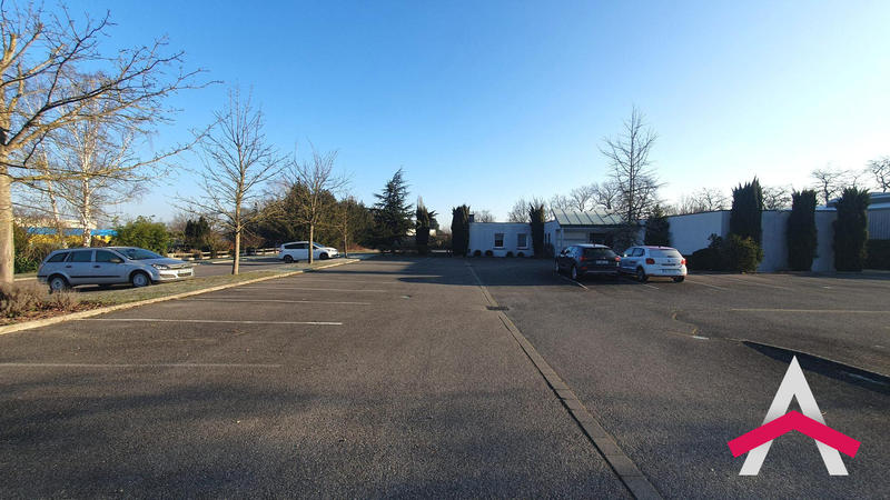 Local d'activités - 468 m²