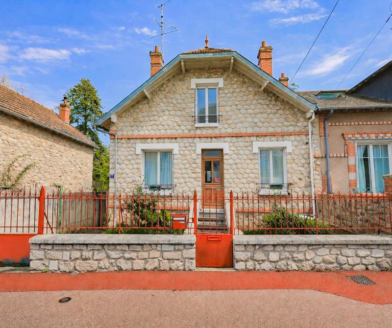 Maison - 102 m² - 6 pièces