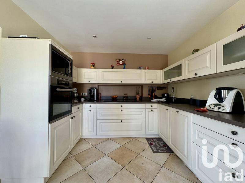 Maison - 300 m² - 8 pièces