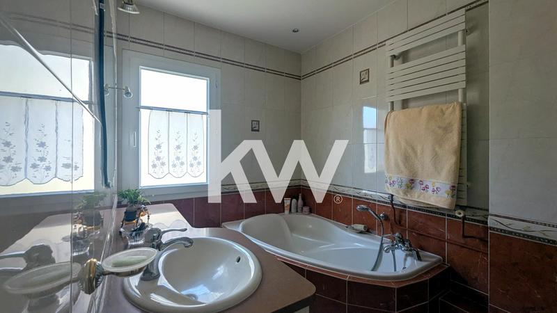 Maison - 90 m² - 3 pièces