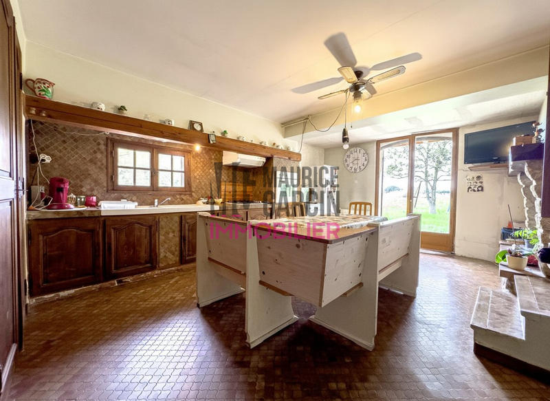 Maison - 180 m² - 7 pièces