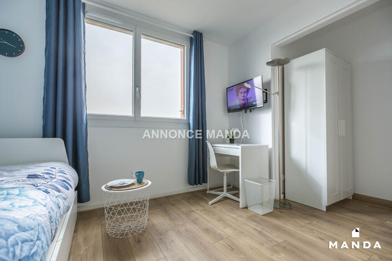 Chambre - 10 m² - 5 pièces