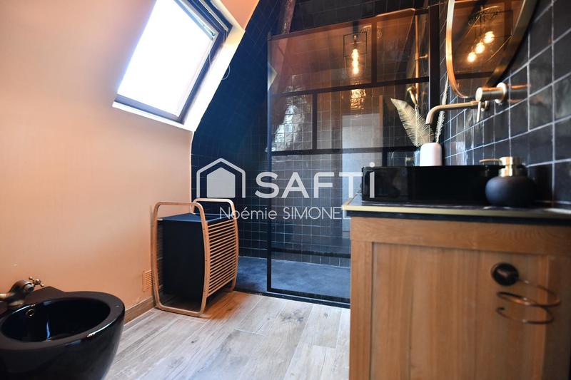 Maison - 211 m² - 8 pièces