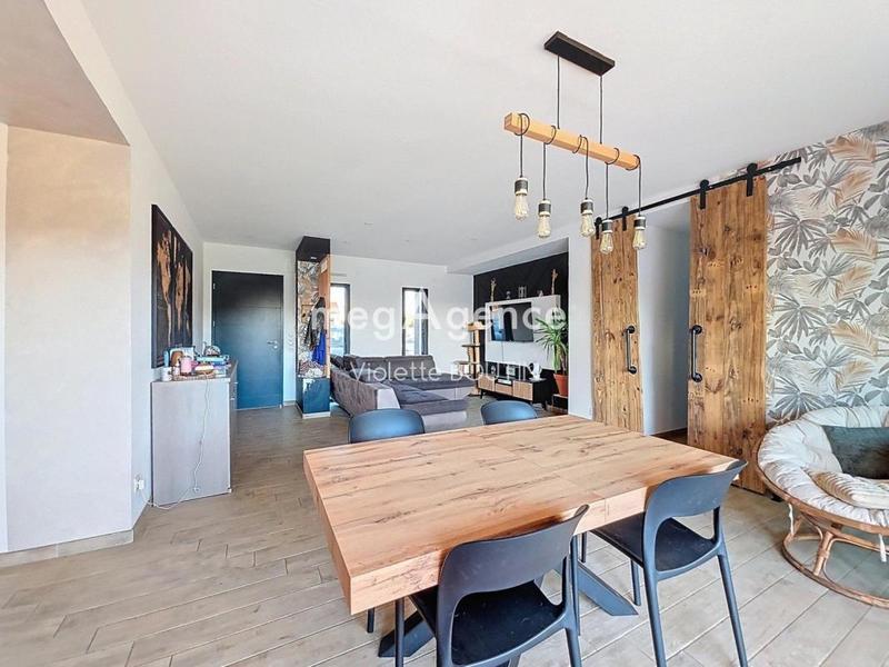 Maison - 98 m² - 5 pièces