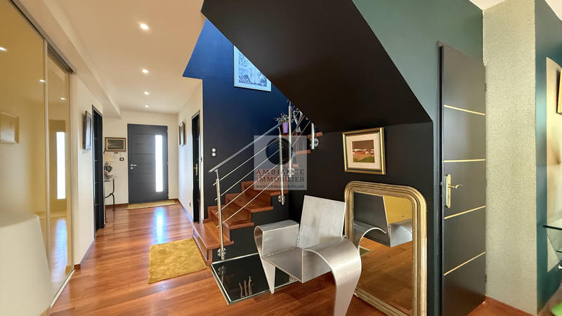 Maison - 167 m² - 6 pièces