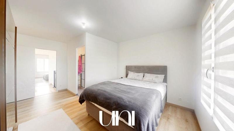 Maison - 200 m² - 7 pièces