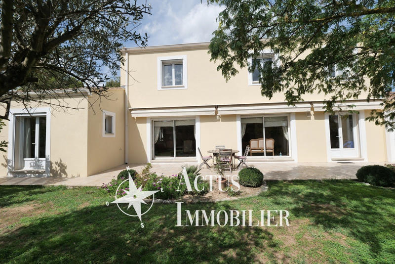 Maison - 190 m² - 6 pièces