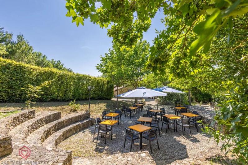 Propriété - 430 m² - 15 pièces