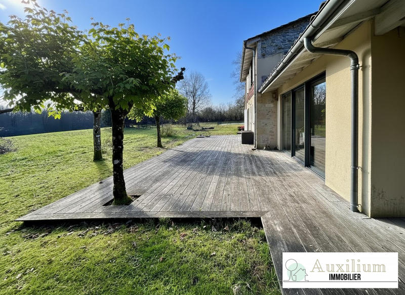 Maison ancienne - 196 m² - 9 pièces