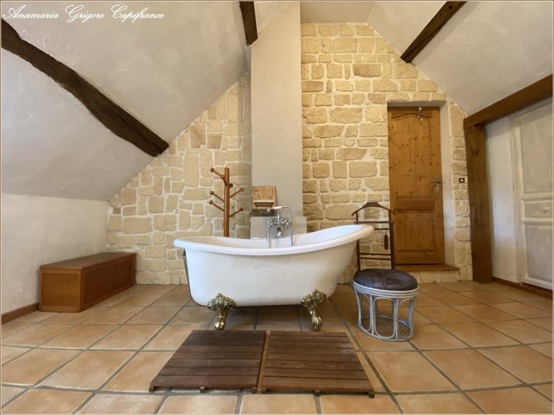 Maison - 242 m² - 8 pièces