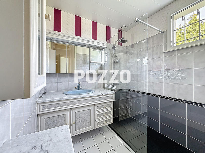 Maison - 105 m² - 5 pièces