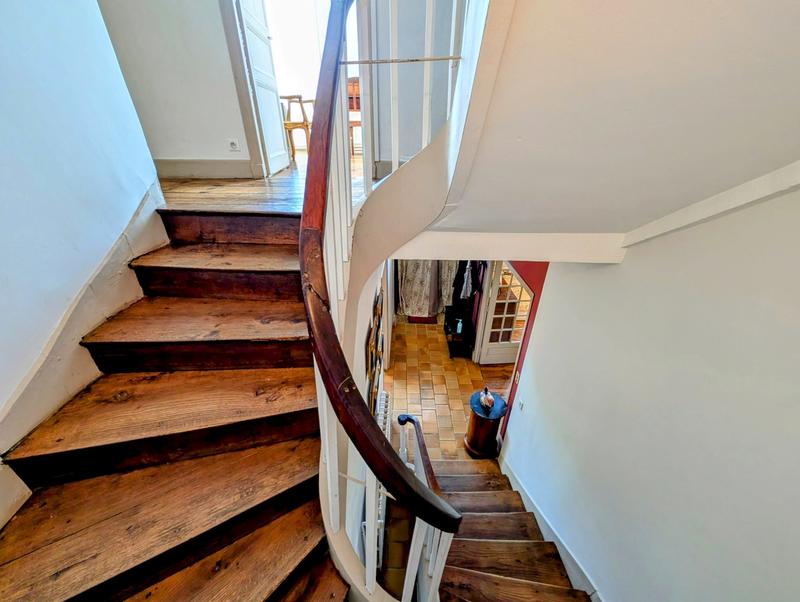 Maison - 176 m² - 8 pièces