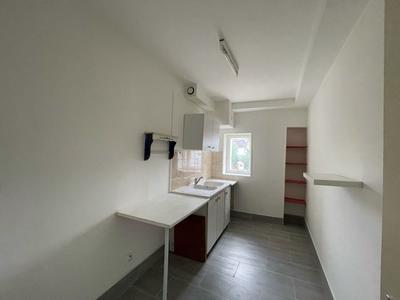 Studio - 30 m² - 1 pièce