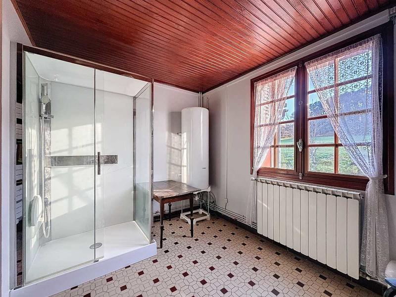 Corps de ferme - 200 m² - 8 pièces