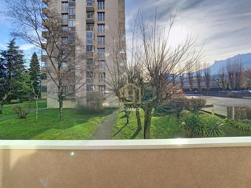 Appartement - 98 m² - 5 pièces