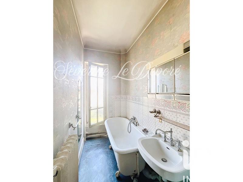 Maison - 245 m² - 10 pièces