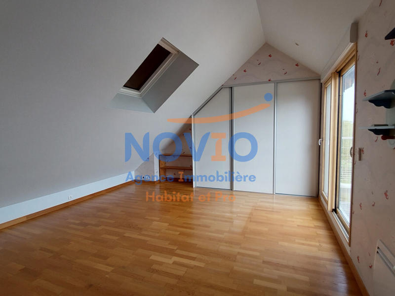 Maison - 286 m² - 9 pièces