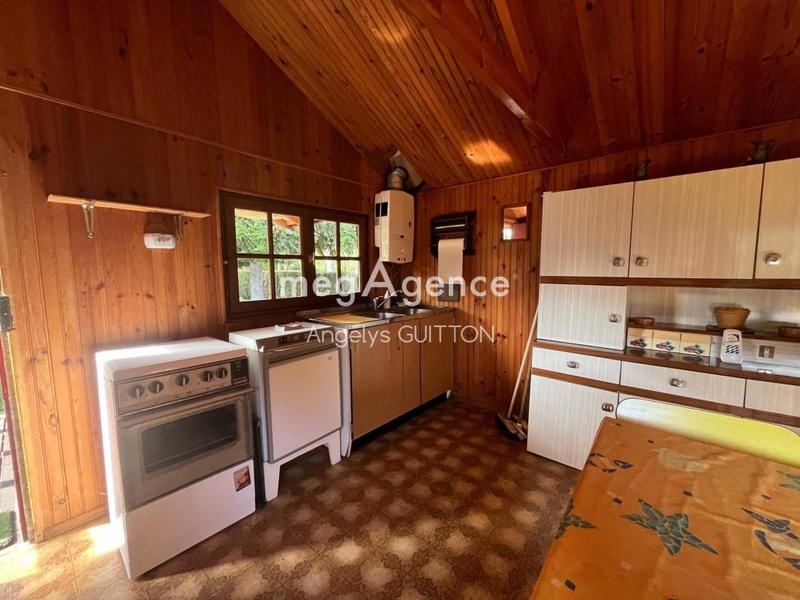 Terrain de loisirs - 1 800 m²