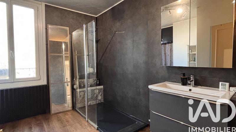 Maison - 233 m² - 10 pièces