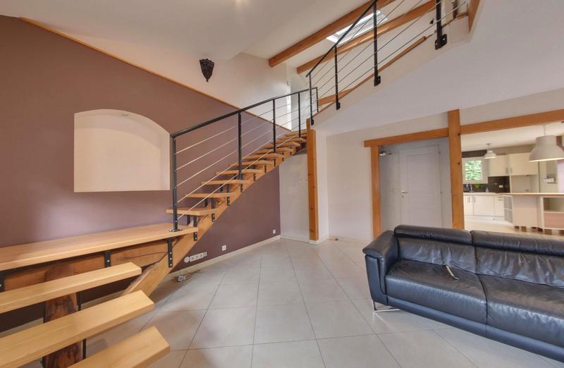 Maison - 201 m² - 10 pièces