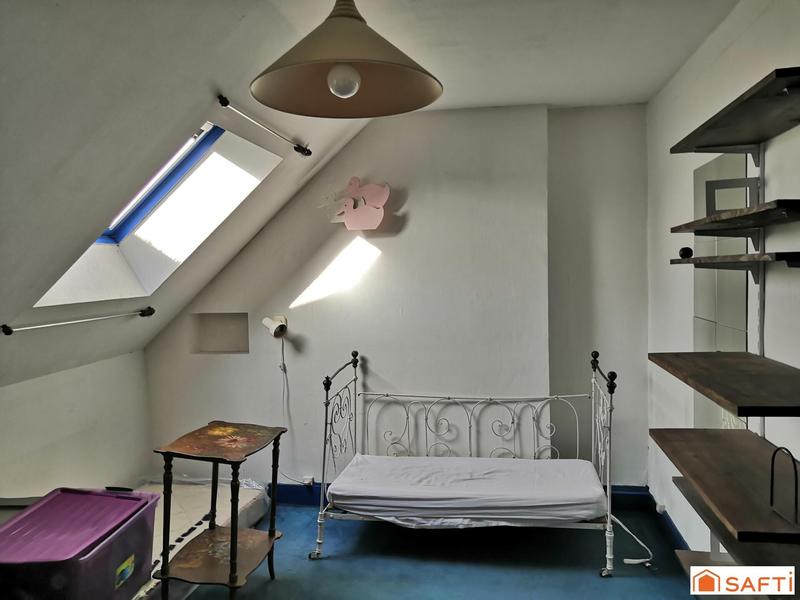 Maison - 247 m² - 10 pièces