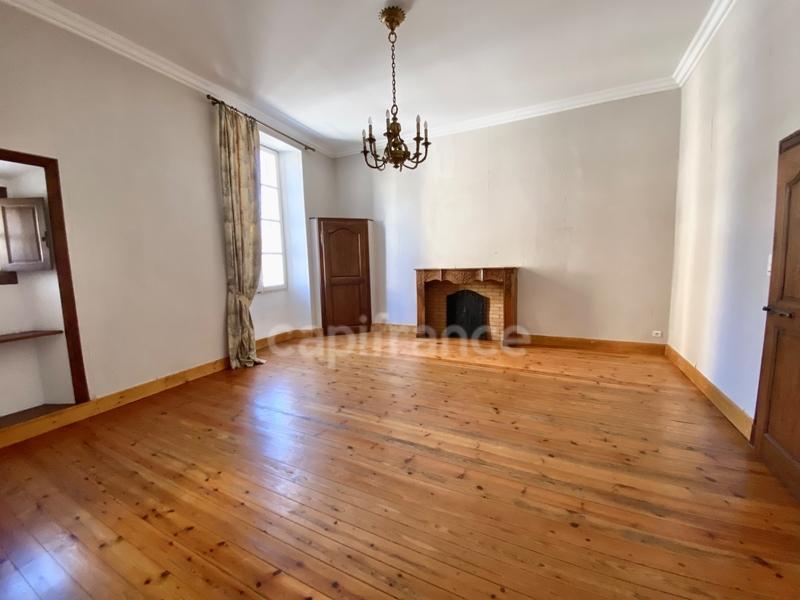 Maison - 265 m² - 10 pièces