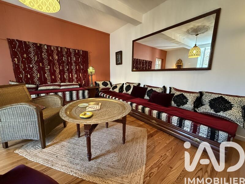 Maison - 228 m² - 7 pièces