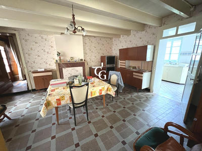 Maison ancienne - 242 m² - 11 pièces