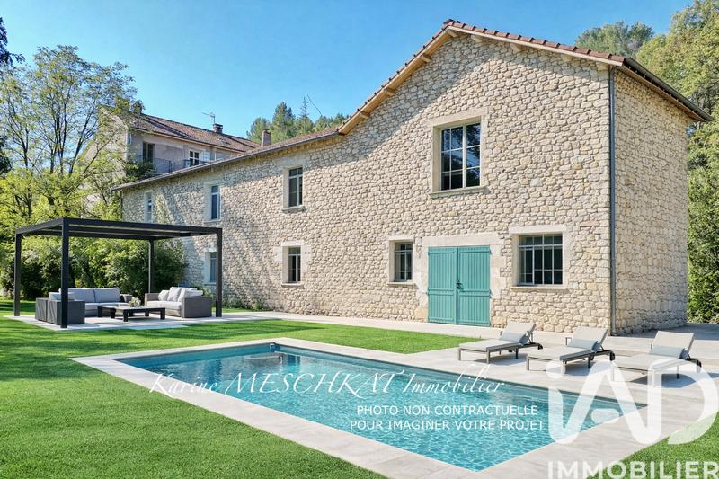 Maison - 308 m² - 10 pièces