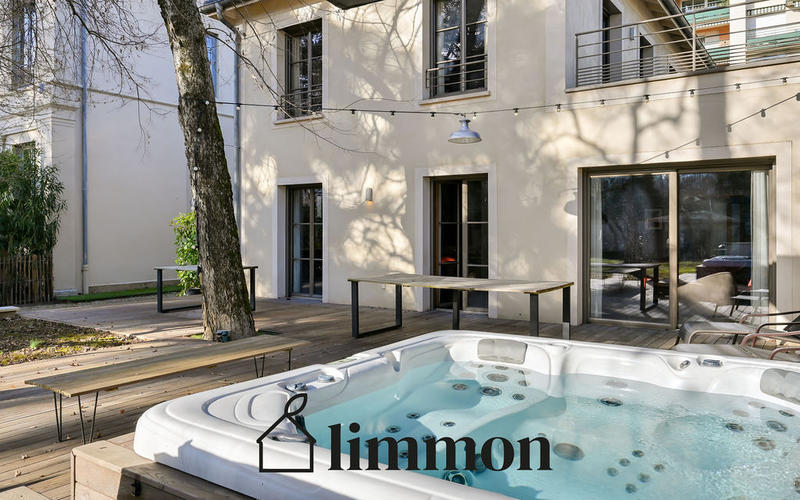 Maison - 204 m² - 6 pièces