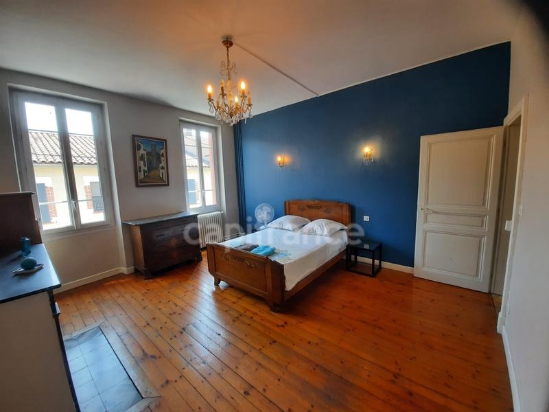 Maison - 198 m² - 8 pièces