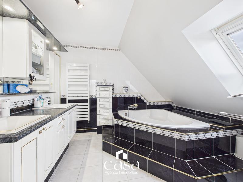 Maison ancienne - 121 m² - 6 pièces