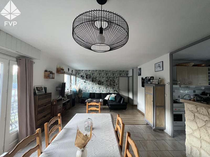 Maison - 143 m² - 8 pièces