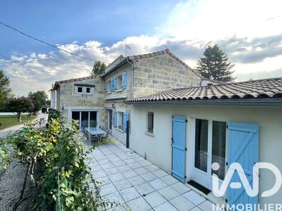 Maison - 210 m² - 10 pièces