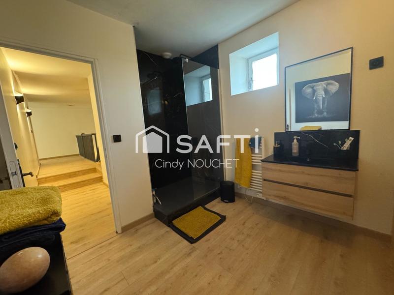 Maison - 222 m² - 6 pièces