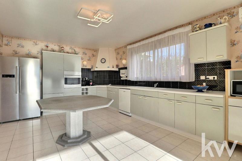 Maison - 185 m² - 6 pièces