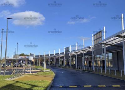 Local commercial - 1 370 m²